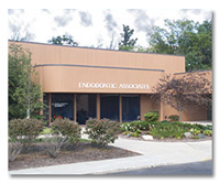 Image of the outside of the office building at Farmington Hills